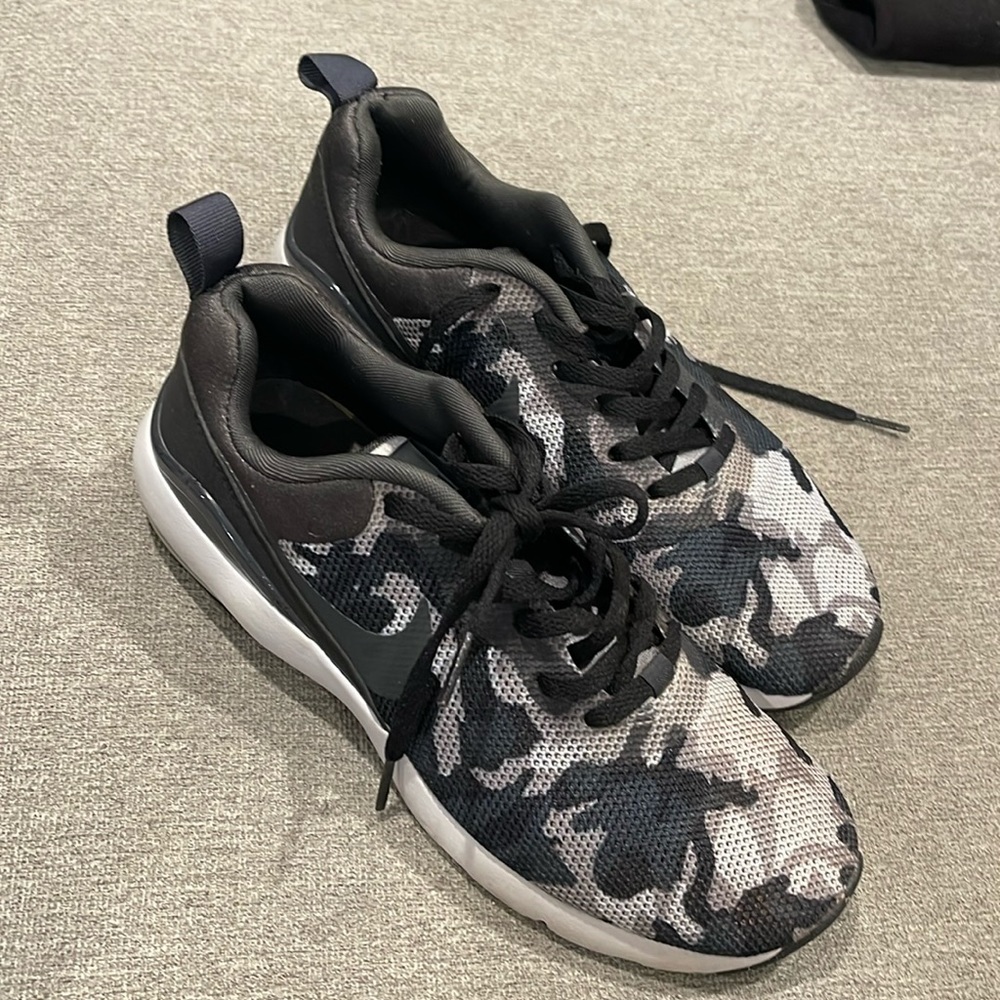 “Like New” Nike Air Max - Grey Camo.